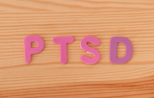 国际消除家庭暴力日 | 面对“控制型伴侣”，该如何走出心理阴影？