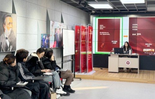 护航青春 同伴成长 | 小妲己直播下载
走进大学校园开展青春健康主持人培训活动